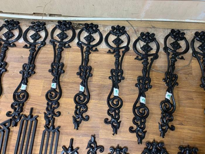 Чугунные балясины